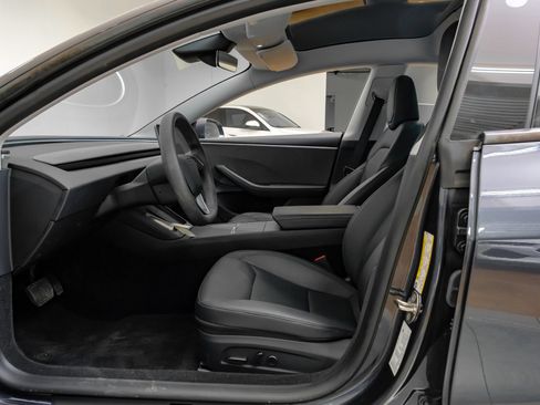 Used 2024 Tesla Model 3 Standard Range RWD image 4