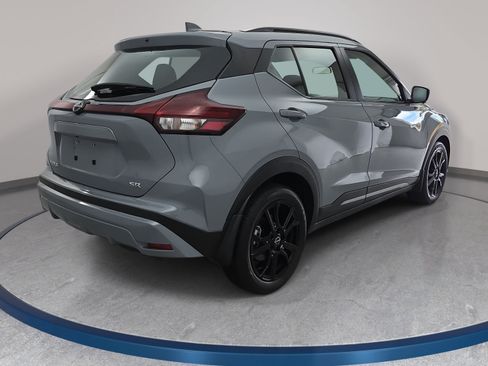 Certified 2023 Nissan Kicks SR FWD image 5