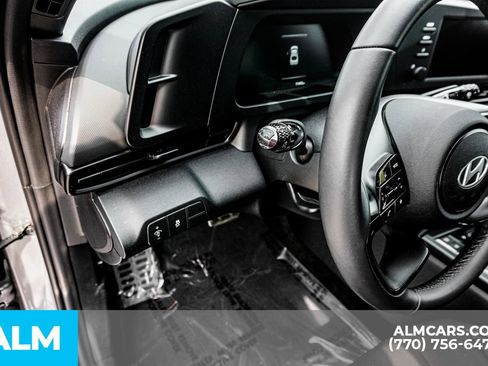 Used 2025 Hyundai Elantra Sport image 36