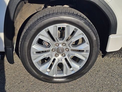 Used 2022 GMC Sierra 1500 Denali w/ Denali Premium Package image 9