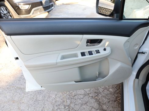 Used 2013 Subaru Crosstrek 2.0i Limited image 16