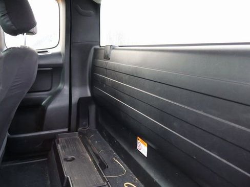 Used 2022 Toyota Tacoma SR image 7