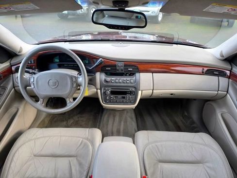 Used 2002 Cadillac De Ville w/ Comfort/Convenience Pkg image 9