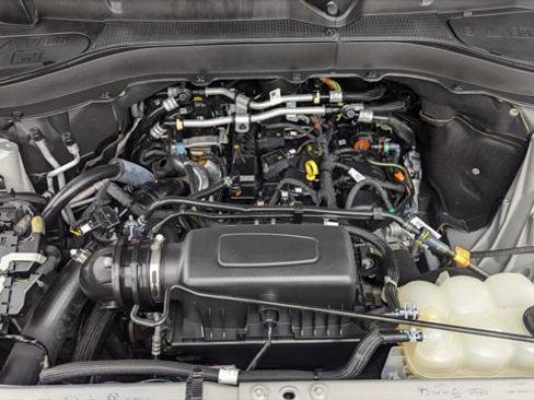 Used 2023 Ford Explorer XLT w/ Equipment Group 202A image 31