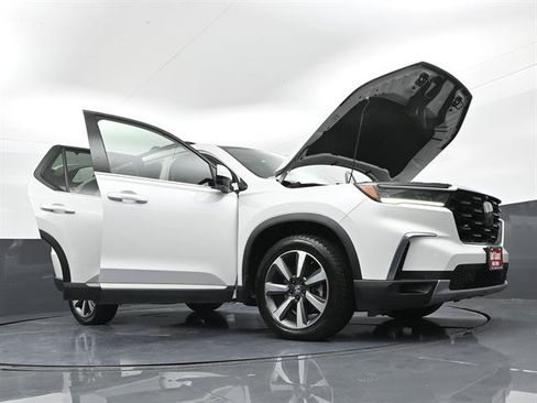 Used 2024 Honda Pilot Elite image 47