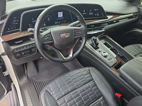 Certified 2023 Cadillac Escalade ESV Sport Platinum image 17