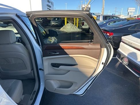 Used 2016 Cadillac SRX Luxury w/ Driver Awareness Package image 42