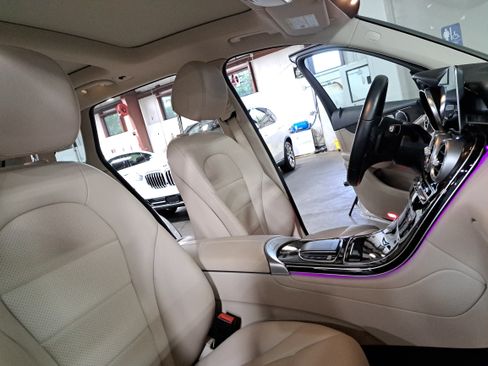 Certified 2022 Mercedes-Benz GLC 300 image 11