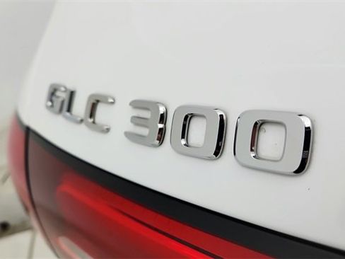 Used 2025 Mercedes-Benz GLC 300 image 16