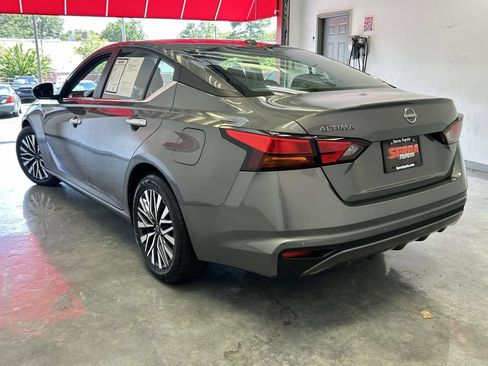 Used 2025 Nissan Altima 2.5 SV FWD image 5
