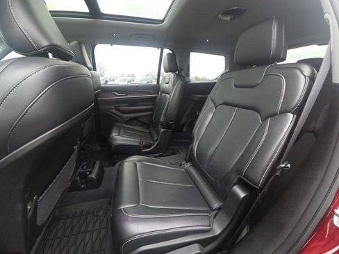 Used 2023 Jeep Grand Cherokee L Limited w/ Luxury Tech Group II AWD/4WD image 19