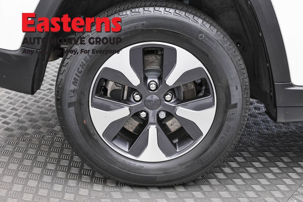 Used 2023 Jeep Grand Cherokee 4WD 4xe image 37