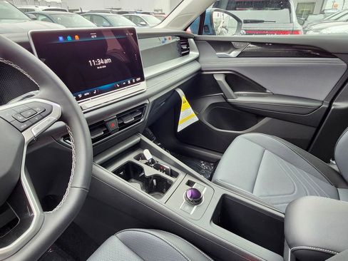 New 2026 Volkswagen Tiguan SE AWD/4WD image 5