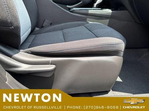 New 2026 Chevrolet Trax LS w/ LS Convenience Package FWD image 13