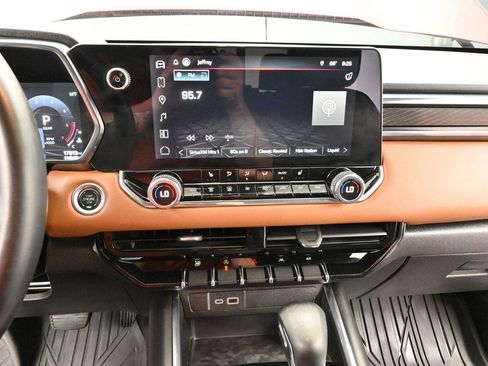 Used 2024 GMC Canyon AT4 w/ Canyon Safety Plus Package AWD/4WD image 20