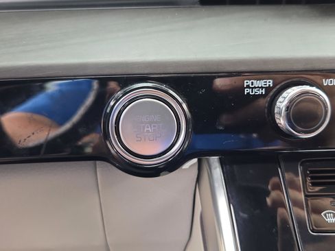 Used 2022 Kia Carnival SX FWD image 31