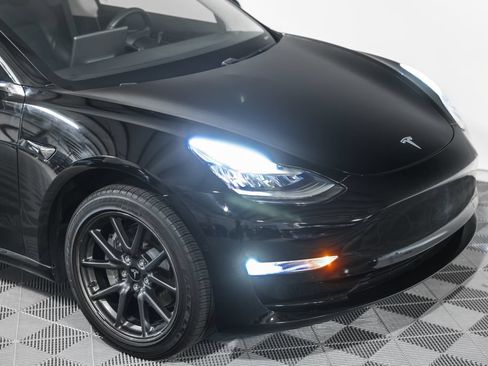 Used 2019 Tesla Model 3 Standard Range Plus RWD image 5