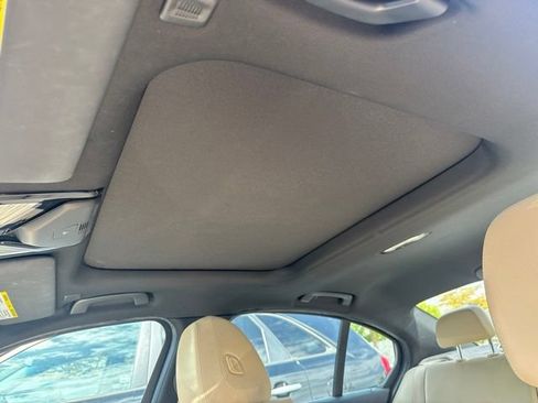 Used 2019 BMW 330i Sedan w/ Convenience Package RWD image 9