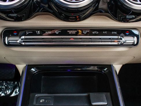 Used 2022 Mercedes-Benz GLB 250 4MATIC image 25