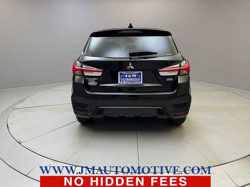 Used 2025 Mitsubishi Outlander Sport LE AWD/4WD image 4