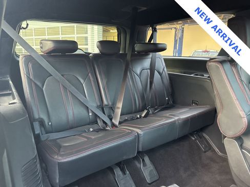 Used 2022 Ford Expedition Max Limited image 12
