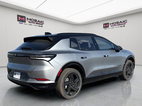 New 2026 Chevrolet Equinox EV RS image 7