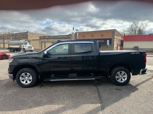 Used 2023 Chevrolet Silverado 1500 LT w/ Convenience Package II AWD/4WD image 8