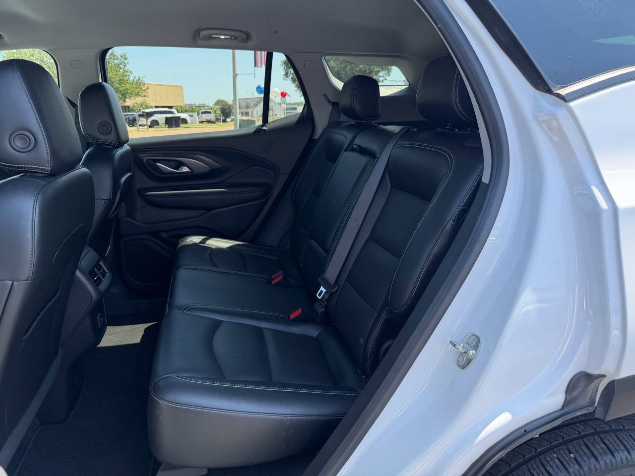 Used 2023 GMC Terrain SLT AWD/4WD image 11