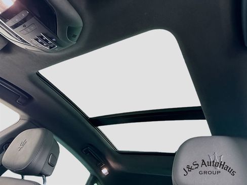 Used 2022 Maserati Levante Modena image 16