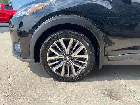 Used 2021 Nissan Kicks SV FWD image 15