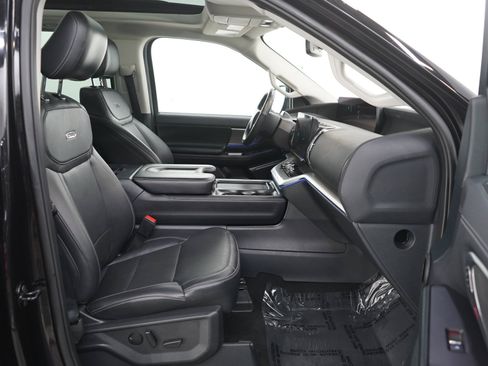 Used 2025 Ford Expedition Max Platinum AWD/4WD image 11