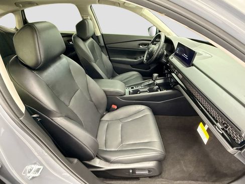 Used 2025 Honda Accord EX-L image 18