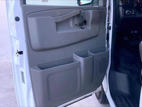 Used 2020 Chevrolet Express 3500 LT w/ LT Preferred Equipment Group RWD image 27