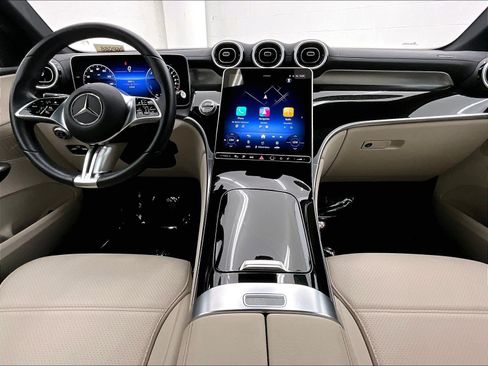 Used 2025 Mercedes-Benz GLC 350e 4MATIC image 14