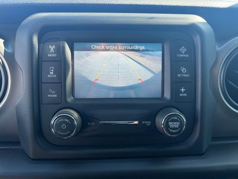 Used 2019 Jeep Wrangler Unlimited Sport S image 23