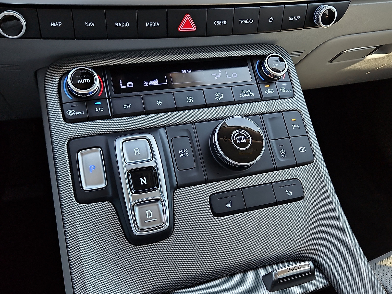 Used 2025 Hyundai Palisade SEL FWD image 14