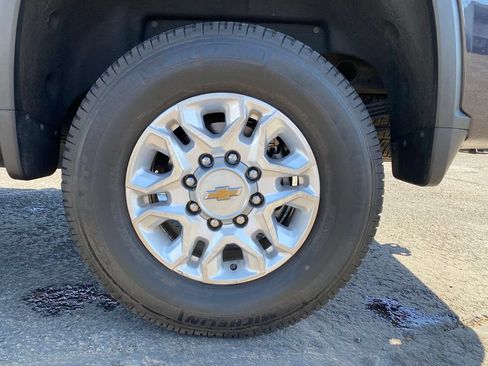 Used 2024 Chevrolet Silverado 2500 LTZ AWD/4WD image 25