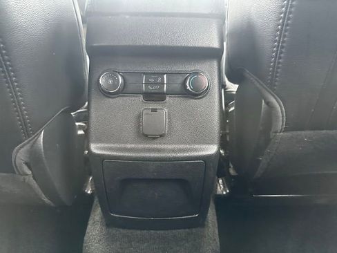 Used 2018 Ford Explorer XLT w/ Equipment Group 202A FWD image 25