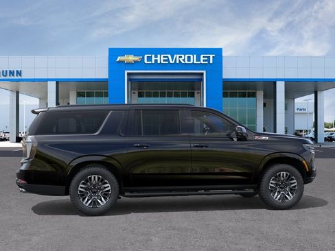 New 2026 Chevrolet Suburban Z71 w/ Comfort Package AWD/4WD image 5