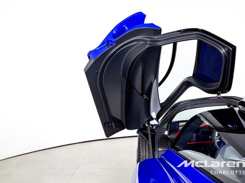 Used 2020 McLaren Speedtail RWD image 12