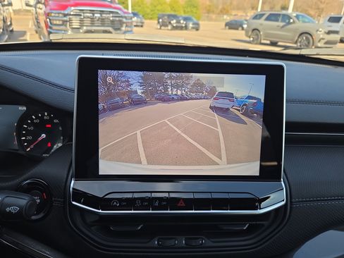 New 2026 Jeep Compass Latitude image 10