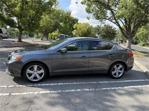 Used 2015 Acura ILX w/ Technology Package FWD image 4