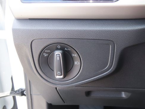Used 2023 Volkswagen Atlas SE FWD image 26