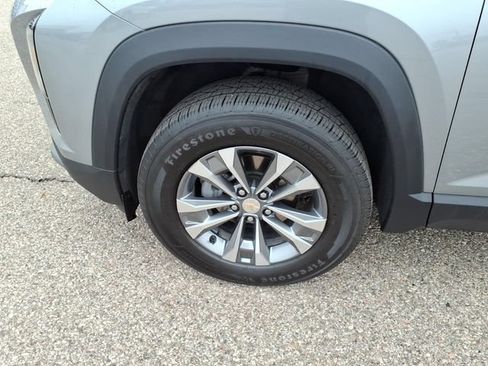 Used 2026 Chevrolet Equinox LT w/ Convenience Package II FWD image 4