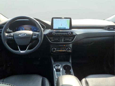 Certified 2022 Ford Escape Titanium AWD/4WD image 11
