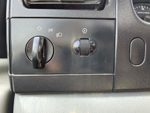 Used 2005 Ford F250 XL RWD image 10