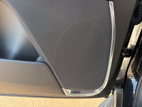 Used 2023 Cadillac Escalade ESV Premium Luxury image 12