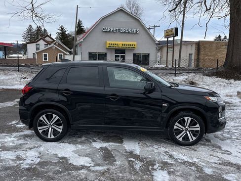 Used 2020 Mitsubishi Outlander Sport ES image 9