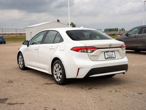 Used 2020 Toyota Corolla LE FWD image 5