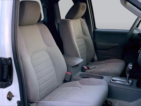 Used 2015 Nissan Frontier S RWD image 8